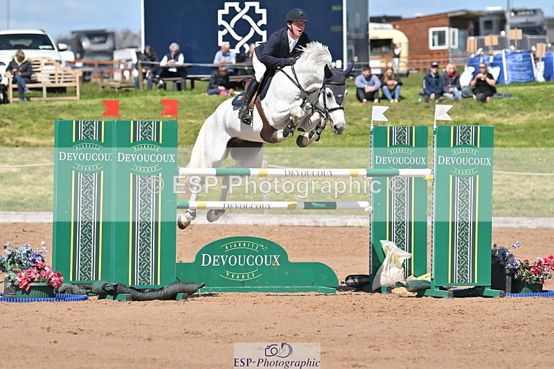 240420A-141841-11695 - Cls 7, 2 Star Medium Tour 1.35m