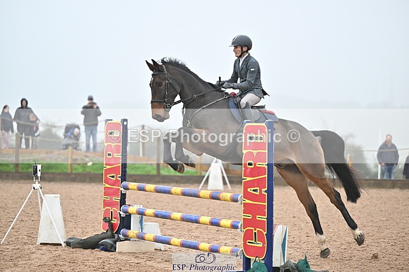 241103A-104338-06729 - SUN Cls 18 British Novice and 90cm Open