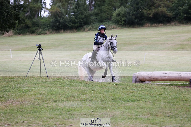 240825X-163300-37761 - 80cm XC 16.30 to 17.30