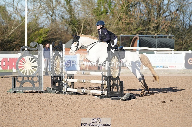 251130-105549-01026 - Cls 4 Pony Brit Nov & 80cm Open