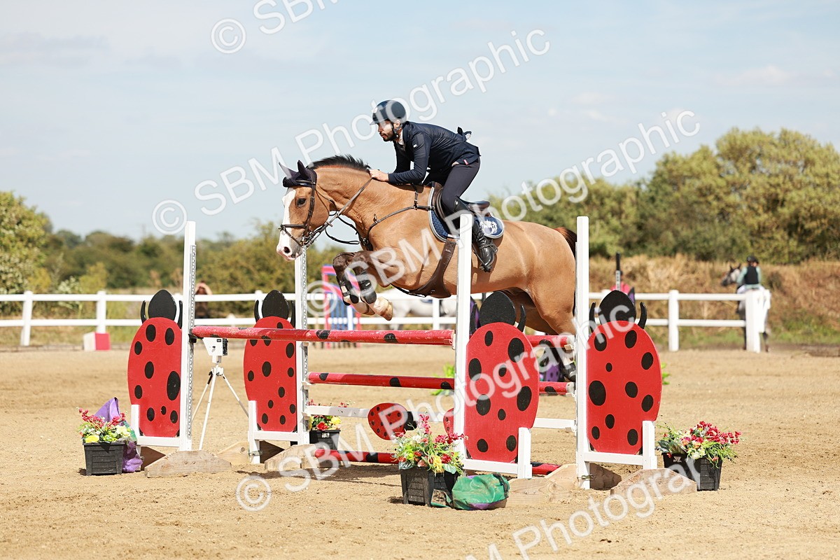 SBM_008045 - Class 4 - Senior Foxhunter - 1.20m Open