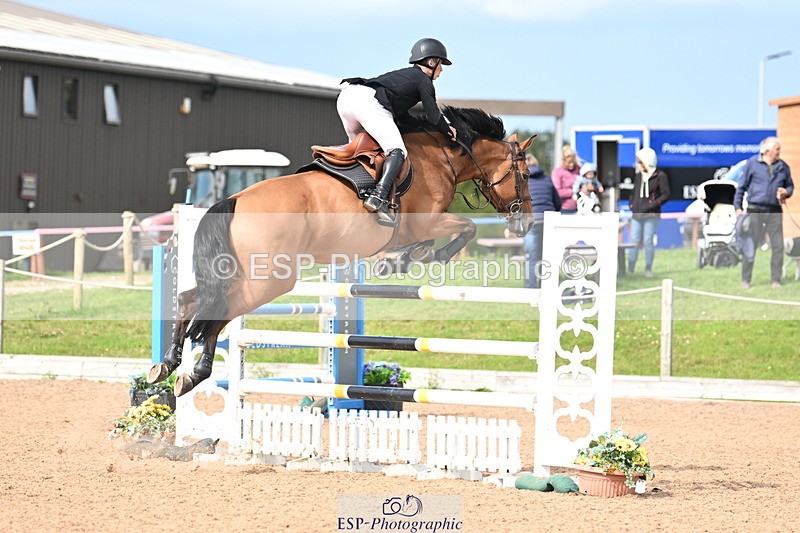 240912A-142904-02189 - Cls 5 National 1.30m Open