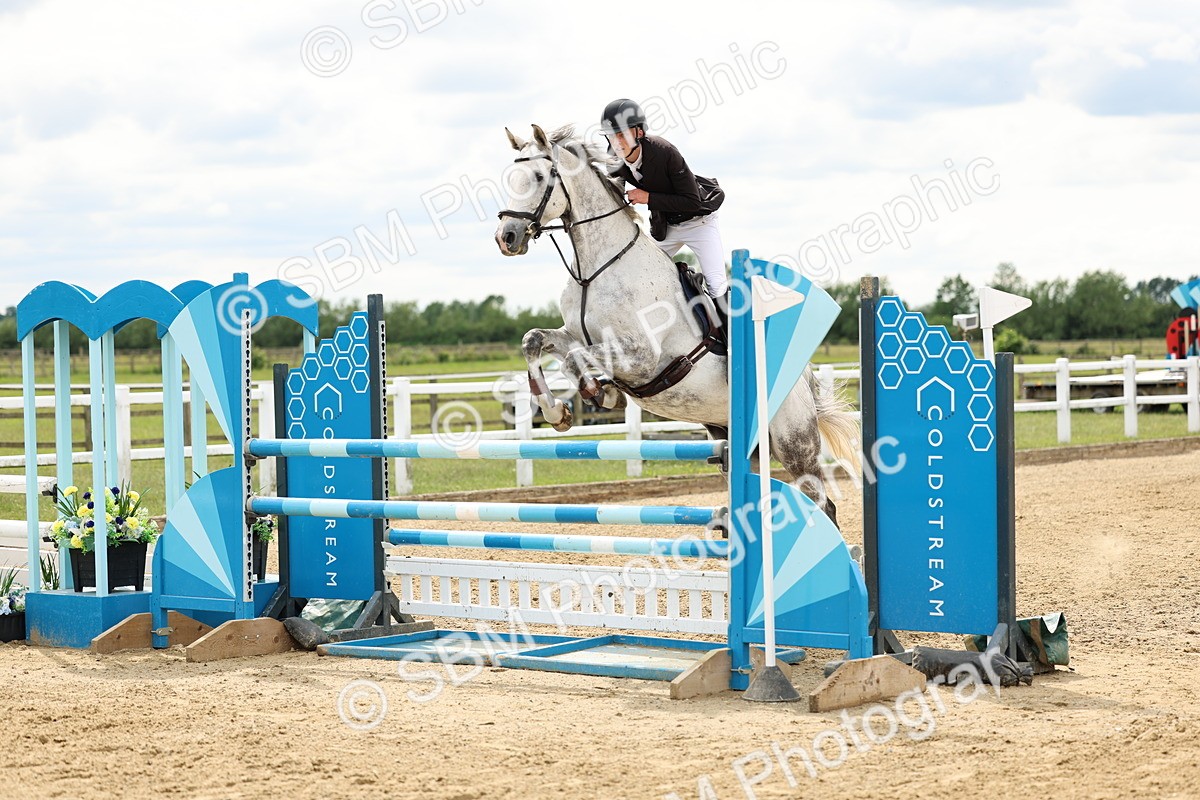 SBM_006141 - Class 19 - Senior Newcomers - 1.10m