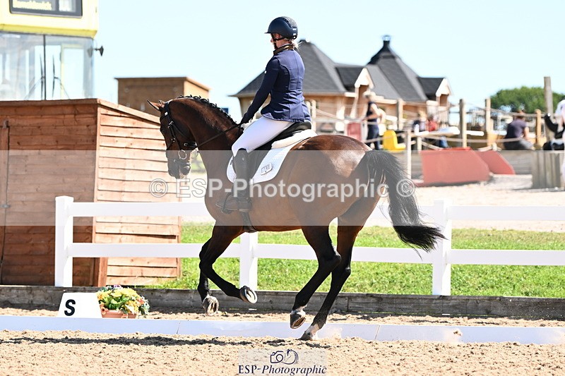 240816A-113645-04081 - 198-Lindsey.Cheffings-Prima