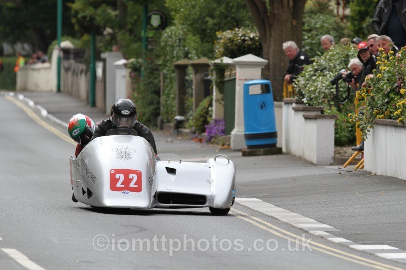 Mike Cookson & Alun Thomas - Sure Sidecar Race 2