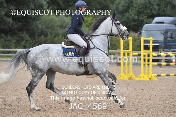 JAC_4569 - CLASS 7 Senior Foxhunter/ 1.20m Open