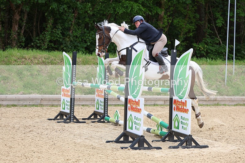 3E7A9374 - Class 8: Senior Newcomers/1.10m open