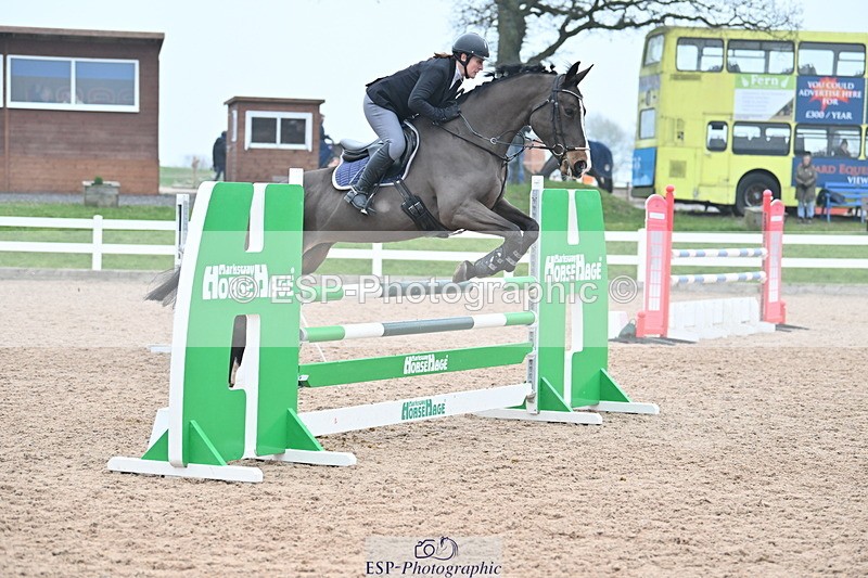 240113A-132251-02177 - Cls 12 Newcomers and 1.10m Open