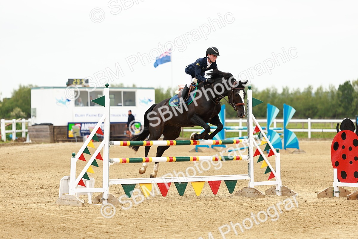 SBM_000939 - Class 4 - Senior Newcomers - 1.10m