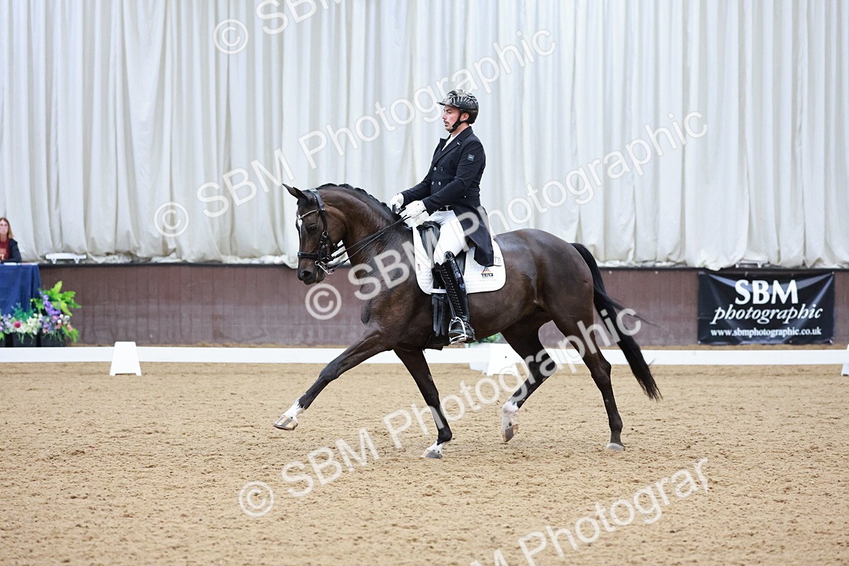 SBM_016630 - Class 5 - FEI INT II - 17.24-18.20