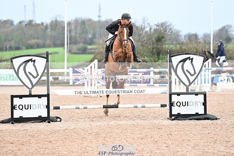 241206-140030-01037 - Cls 6 Foxhunter and 1.20m Open