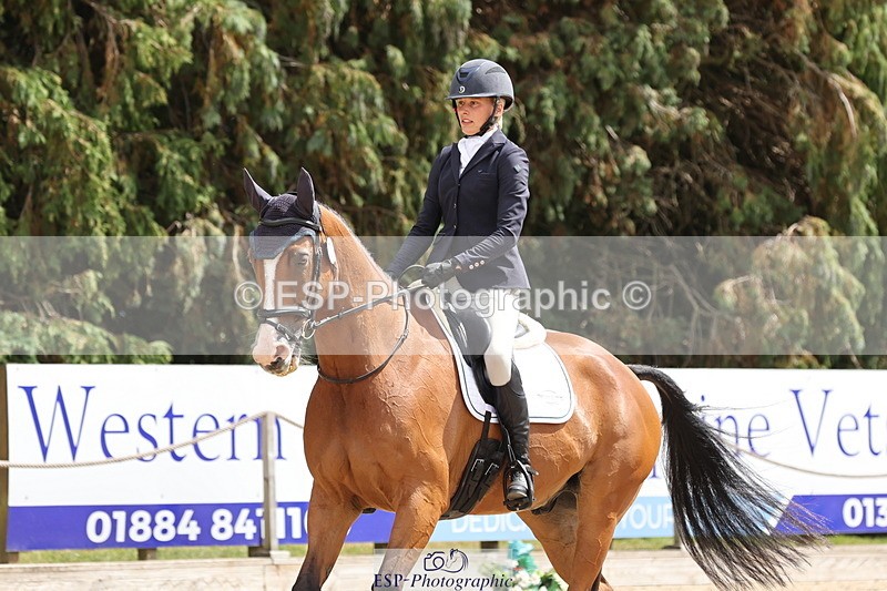 250809A-142816-04018 - 023-Abbie.BurbidgeFeeling.Fantastic