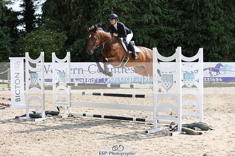 250614A-160050-08188 - Cls 30 1.05m Amateur Q and Open