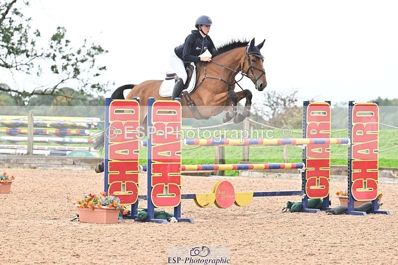 251003-133427-01156 - Cls 3 Foxhunter and 1.20m