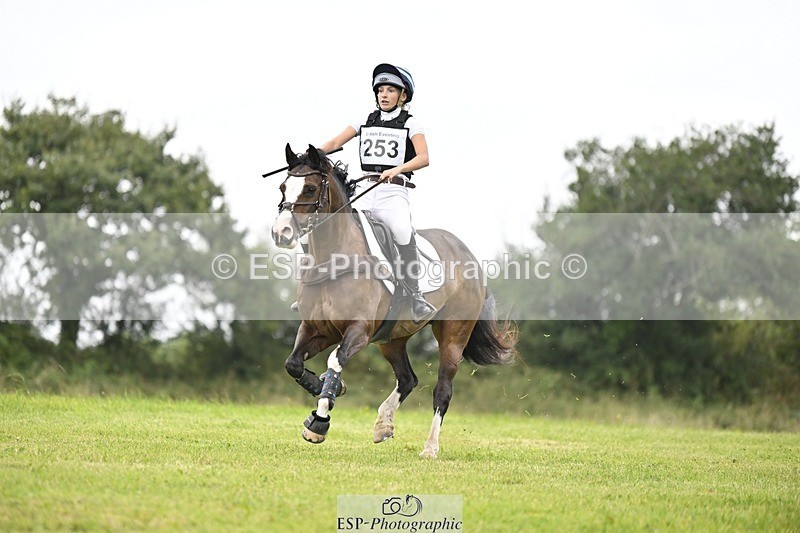 240831A-141340-03569 - 253-Kelsey.Webber-YARTY.RIBBONS