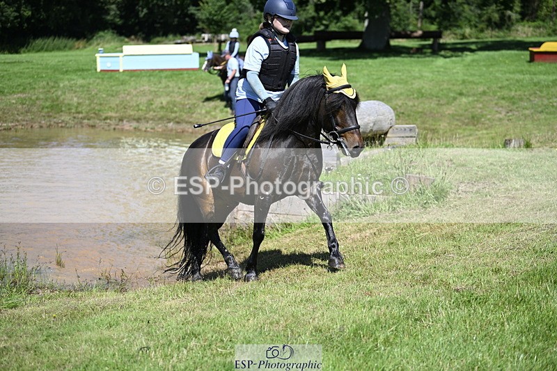 240728B-112611-01064 - Theo's Group XC