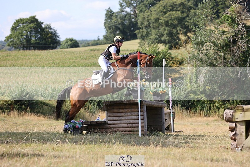 250802A-172235-08519 - H-351-Franky.Reid-Warrilow-DOLLEY.SYMPHONY.J.K