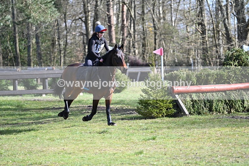 WJ7_0002 - Time 10:13 to 10:38 Times at the Fence