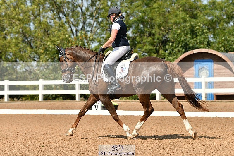 250817-130451-09833 - 214-Verity.PerryVogue