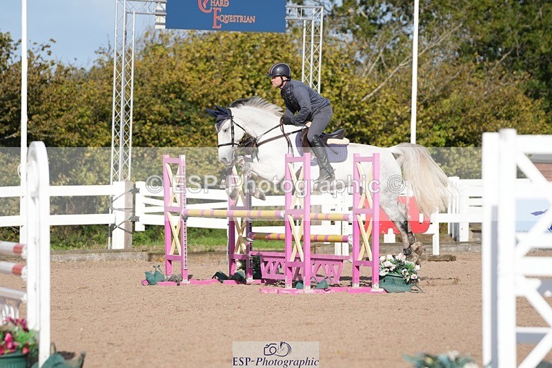 251005-103756-02597 - Cls 22 British Novice and 90cm