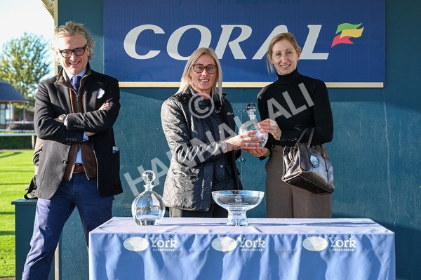 141023-Race 6-Punctuation-9349 - Race 6 4.10pm Coral Get Closer To The Action Handicap
