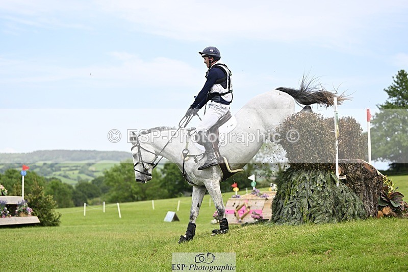 240525-145541-16624 - 207-IE_MR_MCGREGOR-Will_Furlong