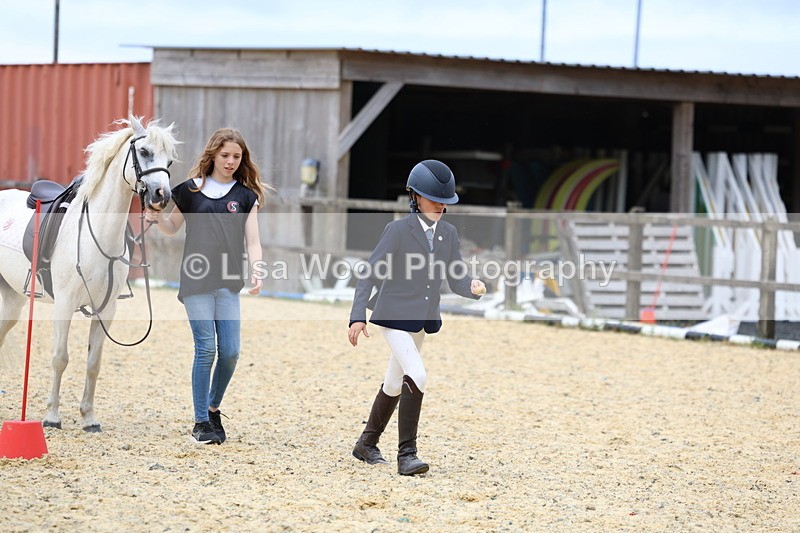 3E7A0070 - Egg and Spoon