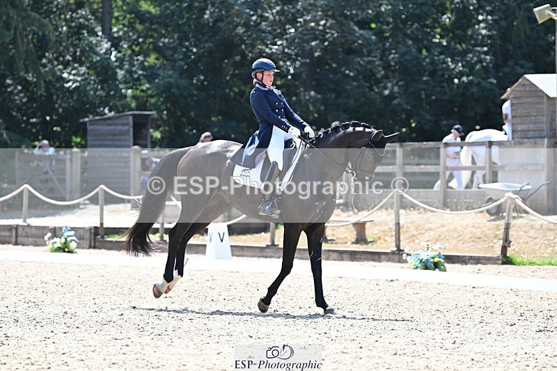 250810A-140208-07222 - 070-Abbie.NewburySeagry.Firstamour