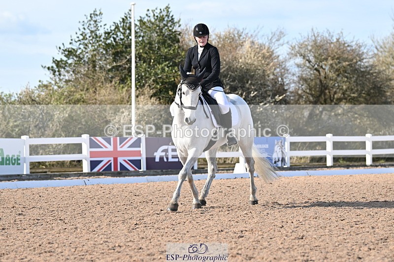 240324A-151137-04440 - Novice 27, 14.30 to 15.25