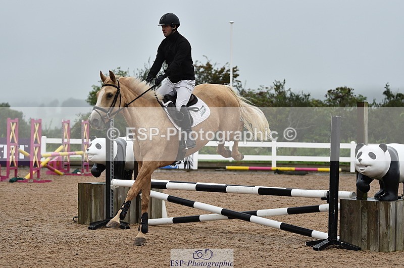 220829A-160428-00142 - 70cm Classes 3a 3b & 4