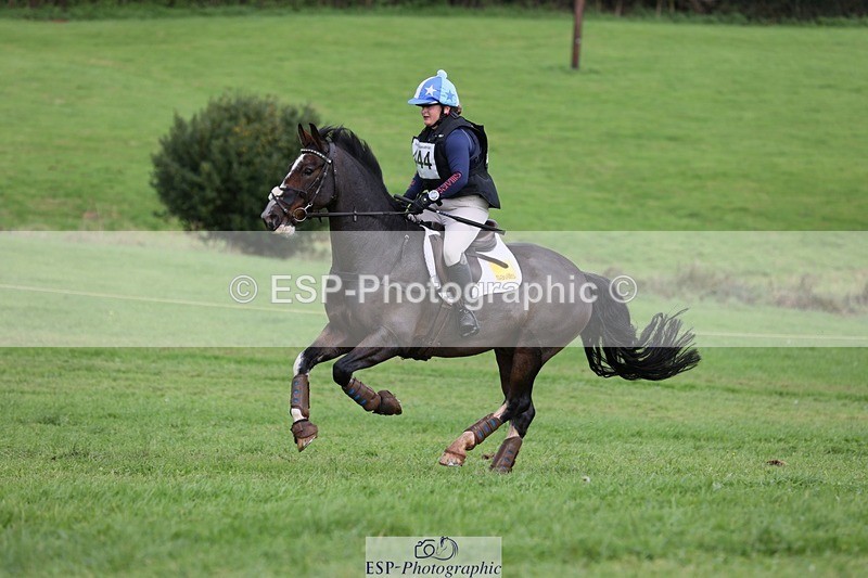 231021-135711-17199 - 444-REDHILL.SKANDEL-Emma.Stokes-SC+XC