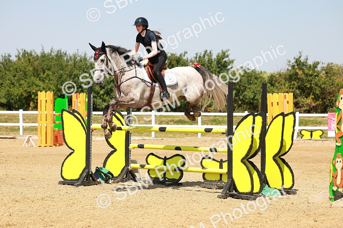 SBM_002107 - Class 5 - Senior Foxhunter - 1.20m