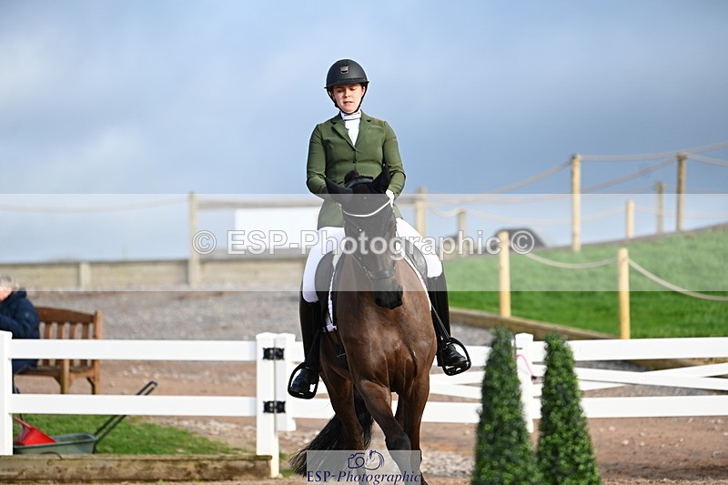 240218A-144226-08908 - 145-Lucy.Amy-Millenium.Falcon