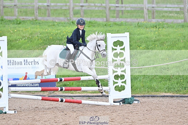 240628A-161450-01402 - Cls 5 Stepping Stones 128cm + 138cm