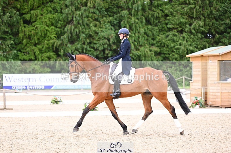 240524-124727-09337 - 152-MODRIX_DOR_VAN_DE_MISPELAERE-Annabel_Walsh