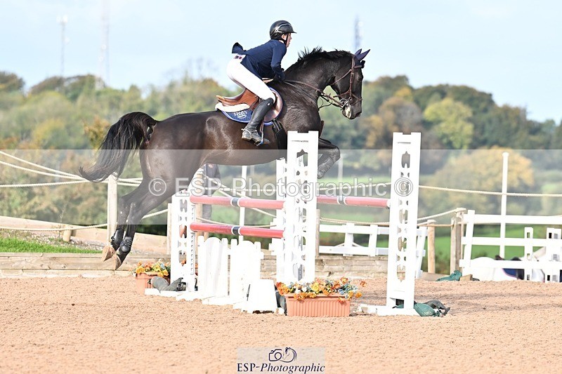 251005-102606-02757 - Cls 15 Foxhunter and 1.20m