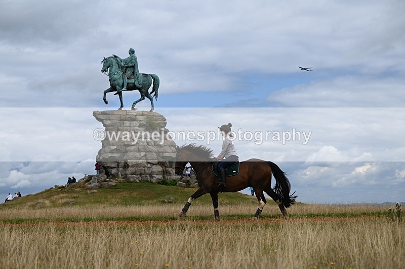 DSC_6991 - Time at Statue 12:45 to 13:15