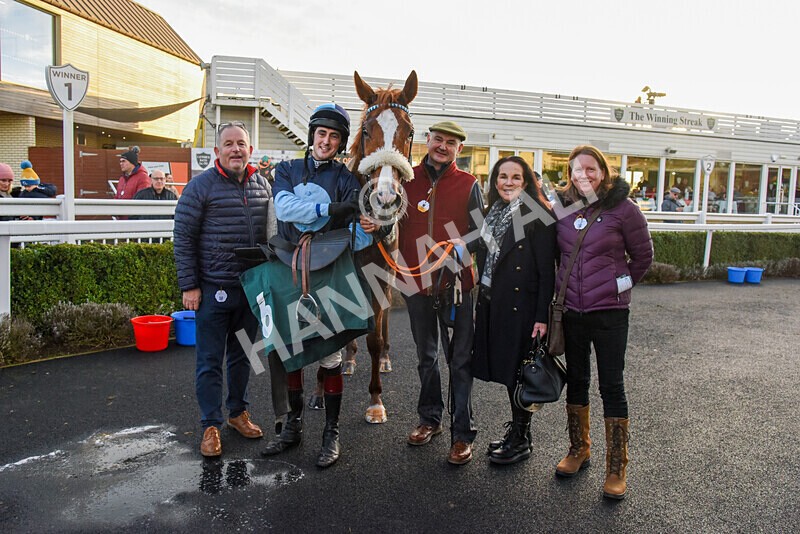 281224-Race 5-Poetry Man-4237 - Race 5