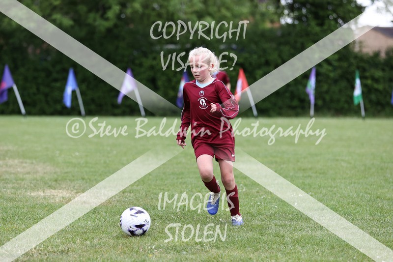 1DX31901 - Covingham Park V Tadpole Farm