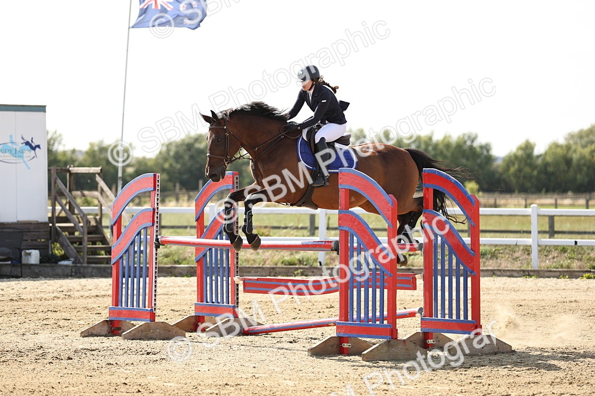 SBM_005249 - Class 6 = Senior Newcomers - 1.10m Open