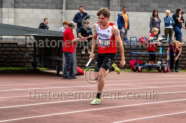 SIAB23-915638 - Track Male Set Two