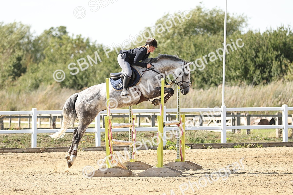 SBM_005286 - Class 6 = Senior Newcomers - 1.10m Open