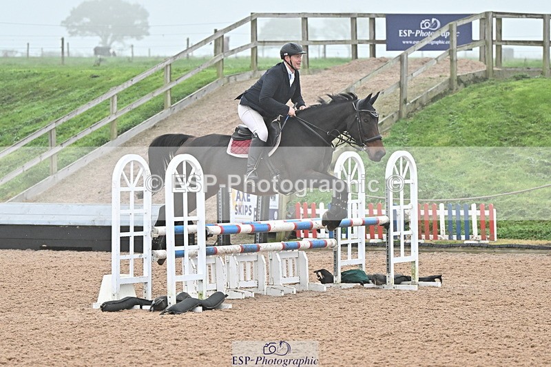 241103A-111921-06989 - SUN Cls 18 British Novice and 90cm Open