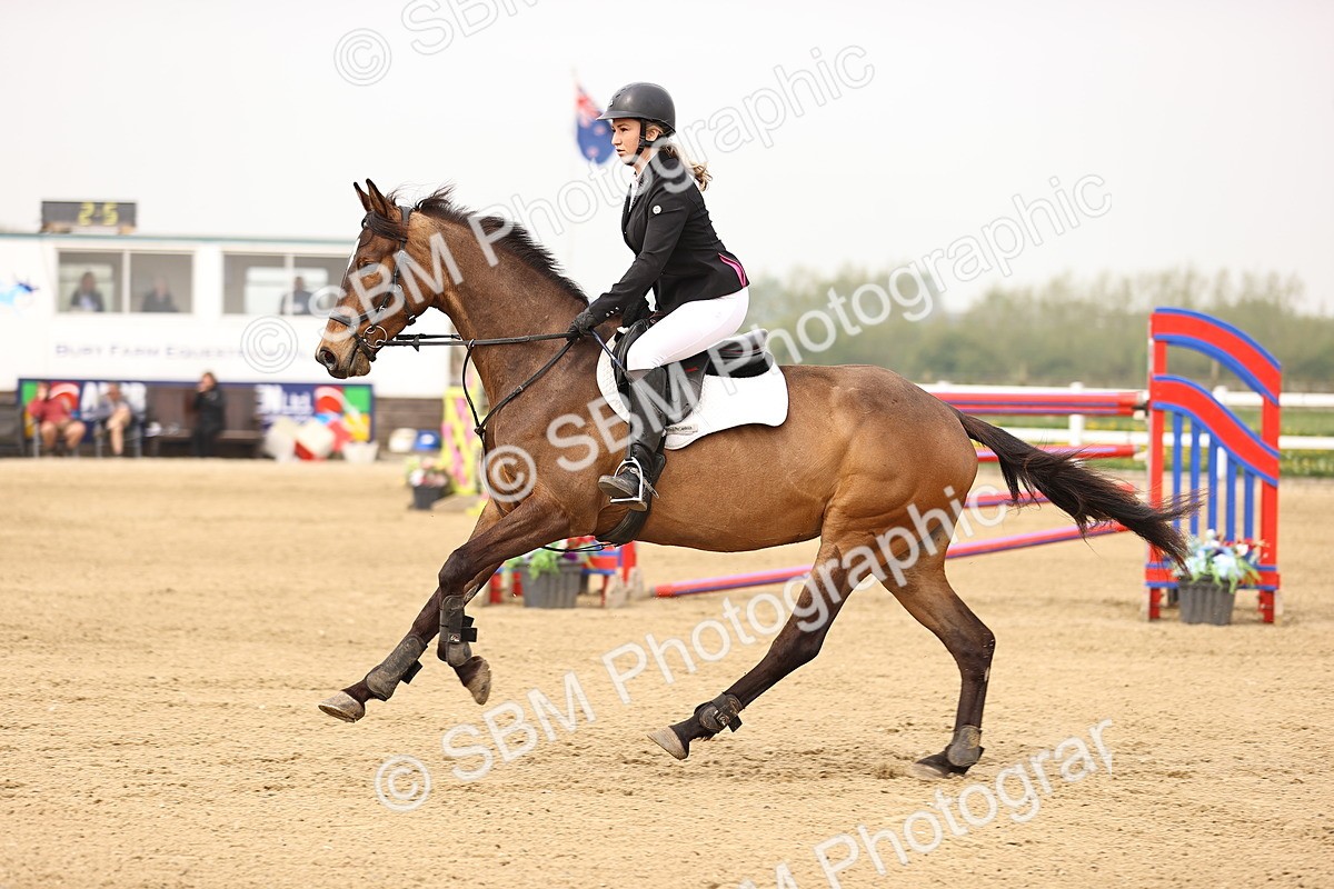  - Class 15 - Senior British novice - 90cm
