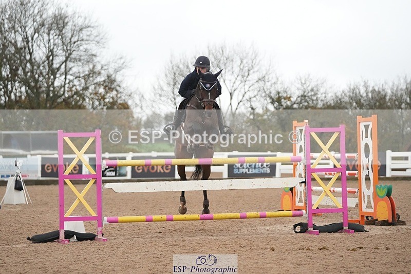 251107-135828-01290 - Cls 6 Foxhunter and 1.20m Open