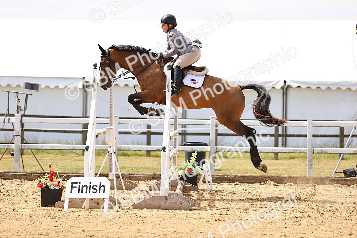 SBM_009914 - Class 8 - Senior Newcomers - 1.10  Open