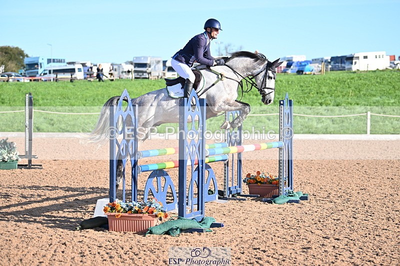 231015A-095705-07097 - Cls 28 Newcomers & 1.10m Open