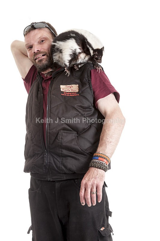 2SKJ8731 - Roaming Reptile Show. II