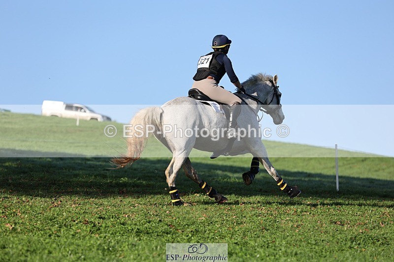 241026-101746-11463 - 321-Hannah.Underhill-DONBEG.GREY