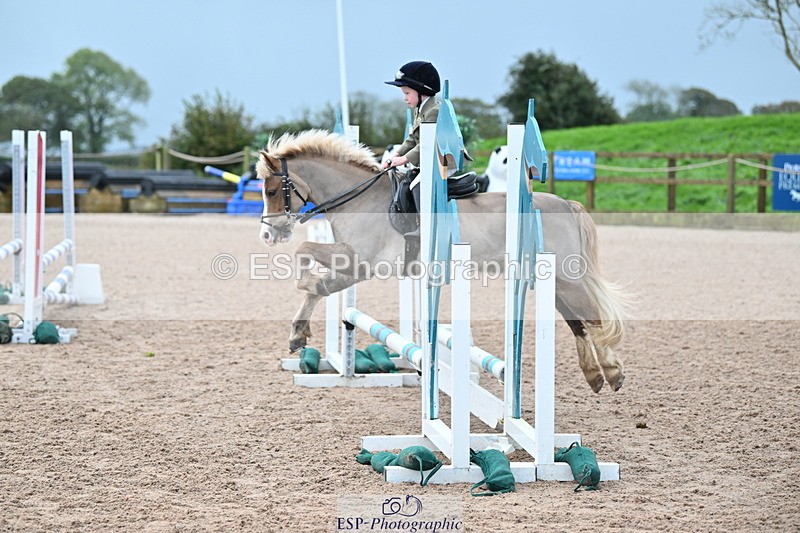 231029A-093541-02436 - 60cm Club and Schools